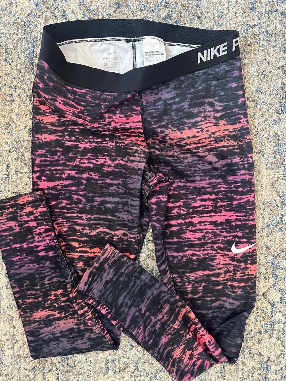 Nike Pro Dri-FIT Women's Graphic Training Leggings